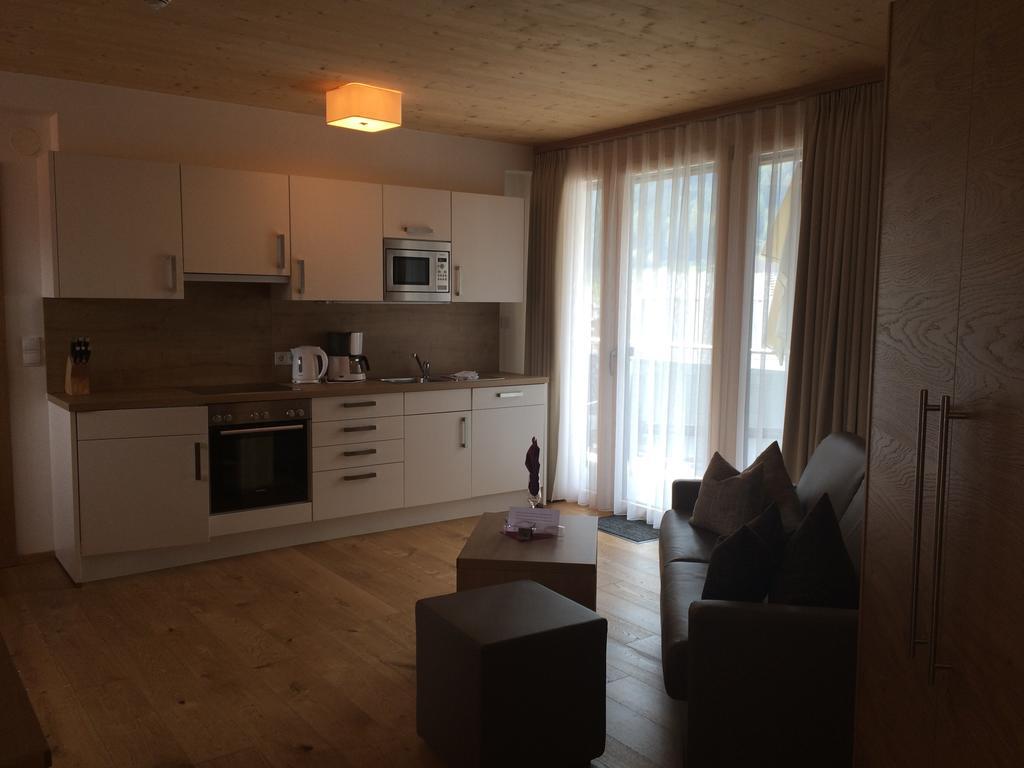 Berglife Appartements Serfaus Zimmer foto
