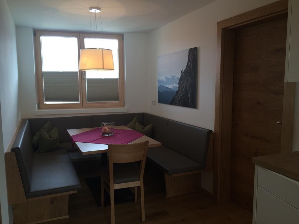 Berglife Appartements Serfaus Zimmer foto
