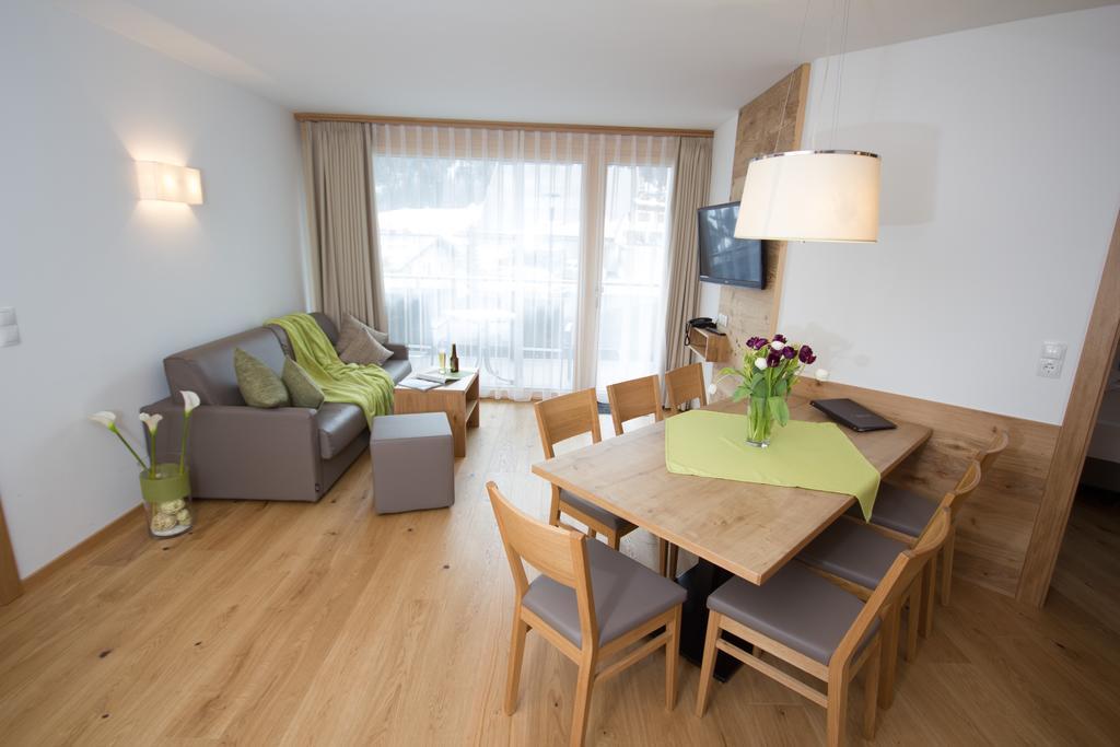 Berglife Appartements Serfaus Zimmer foto