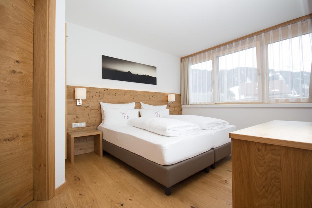 Berglife Appartements Serfaus Zimmer foto