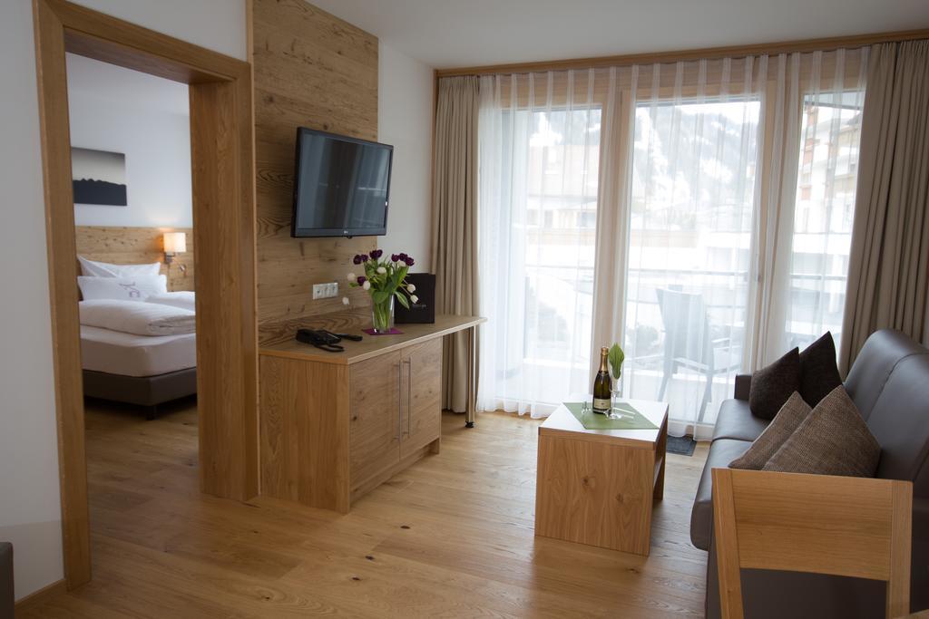 Berglife Appartements Serfaus Zimmer foto